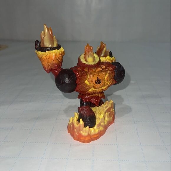 Skylanders Giants: HOT HEAD Giant Figure - Picture 2 of 3